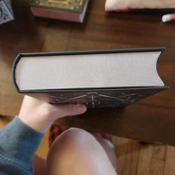 FairyLoot Hidden Book Volume IV - Picture 4 of 8